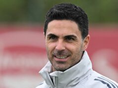 Rozhodca Arsenalu vs Atletico Madrid oznámil ako vítanú posilu UEFA LONDÝN COLNEY, ANGLICKO - 4. MÁJ: Manažér Arsenalu Mikel Arteta počas tréningu/tlačovej konferencie v deň pred semifinálovým zápasom druhej časti Ligy majstrov UEFA 2025/26 medzi Arsenal FC a Atletico de Madrid v Sobha Realty Training Center 4. mája 2026 v Londýne Colney, Anglicko. (Foto David Price/Arsenal FC cez Getty Images)