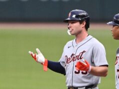 Rozhodcovská kolízia pomohla Metsovi poraziť Tigers 10-2 pri dominantnom víťazstve Rozhodcovská kolízia pomohla Metsovi poraziť Tigers 10-2 pri dominantnom víťazstve