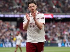 Rozhodnutie Mikela Arteta Declan Rice v súboji Arsenalu s West Hamom zanechalo Garyho Nevilla šokovaného Declan Rice počas zápasu Arsenalu