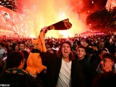 Rozzúrení fanúšikovia sa oháňajú tým, že kazia športy v Melbourne BANTE milovanú austrálsku športovú tradíciu Melbourne Arts Precinct prijalo rozhodnutie ukončiť fanúšikovské sledovanie Svetového pohára na Námestí federácie po niekoľkých incidentoch počas Majstrovstiev sveta mužov a žien v roku 2022 a 2023.