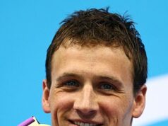 Ryan Lochte vracia úder na „klaunov“ a tvrdí, že je „nespoznateľný“, keď odhaľuje skutočný dôvod drastickej zmeny vzhľadu Ryan Lochte na snímke na olympijských hrách v roku 2012