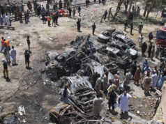 Samovražedný bombový útok na vlak v Pakistane zabil desiatky ľudí | zločinu Samovražedný bombový útok na vlak v Pakistane zabil desiatky ľudí | zločinu