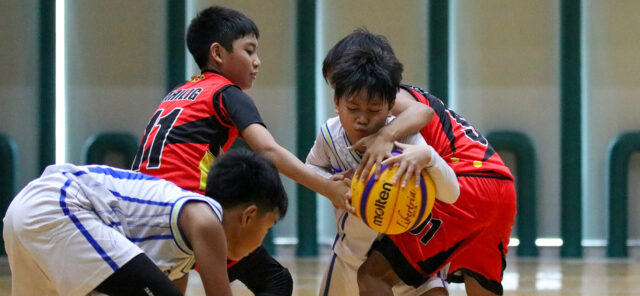 Batang San Miguel vs Batang Talk N' Text na turnaji Batang PBA v roku 2026.
