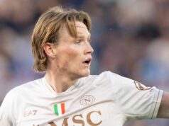 Scott McTominay bol roztrhaný na kusy po útrapách bývalej hviezdy Man Utd v Neapole Scott McTominay z SSC Neapol gestikuluje počas zápasu Serie A Enilive medzi Como 1907 a SSC Neapol na Stadio Giuseppe Sinigaglia 2. mája 2026 v Como v Taliansku