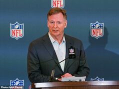 Šéf NFL vracia úder po tom, čo Trumpov spojenec predvolal ligu kvôli vláde, ktorá je „nehanebnou rasovou a sexuálnou diskrimináciou“ Roger Goodell hovorí, že NFL spolupracuje s floridským generálnym prokurátorom Jamesom Uthmeierom po vydaní predvolania
