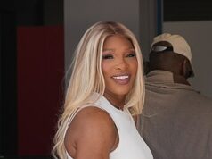 Serena Williamsová povzbudzuje blízkeho priateľa Lewisa Hamiltona na Grand Prix Miami… ale po slávnej priateľke hviezdy Ferrari Kim Kardashian nie je ani stopy. Serenu Williamsovú videli v garáži Ferrari počas tréningu Veľkej ceny Miami