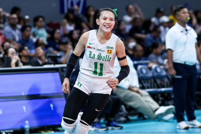 Shane Reterta z La Salle Lady Spikers počas zápasu proti NU Lady Bulldogs vo finále ženského volejbalového turnaja UAAP sezóny 88.