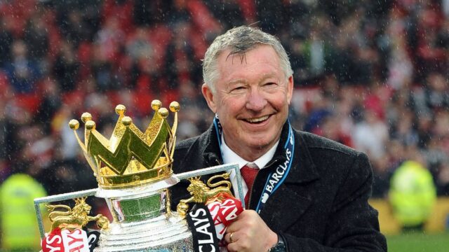 Sir Alex Ferguson odporučil tri mená ako svojho nástupcu v Sir Alex Ferguson v roku 2001 takmer opustil Manchester United