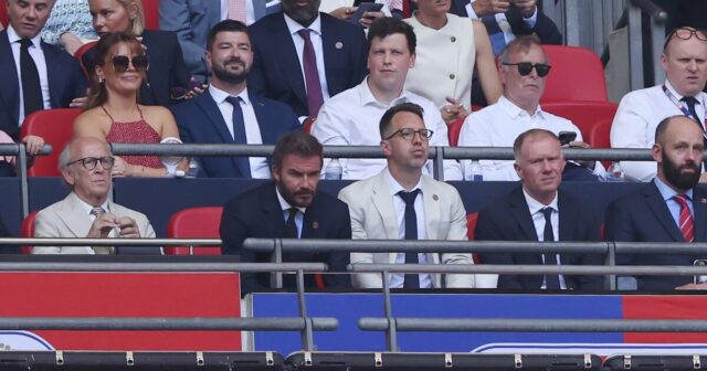 Sir David Beckham a Gary Neville odišli so zlomeným srdcom, pretože zničili veľký deň | Futbal | Šport
