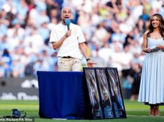 Sky Sports sa donútili ospravedlniť sa po tom, čo Pep Guardiola zhodil F-bombu v rozlúčkovej reči, keď odchádzajúca legenda Man City vzdáva hold davu Etihadu Guardiola vo svojom rozlúčkovom odkaze fanúšikom povedal, že keď prišiel, jeho prvý rozhovor bol s frontmanom skupiny Oasis Noelom Gallagherom a on si myslel, že to bude zábava.