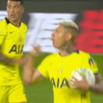 Sledujte: Pape Matar Sarr produkuje ohromujúcu asistenciu na zadnej päte v zápase Richarlison vs Chelsea