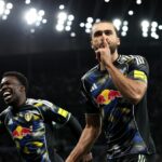 Penalta Dominica Calverta-Lewina vyniesla Leedsovi bod a Tottenham sa obzeral cez rameno
