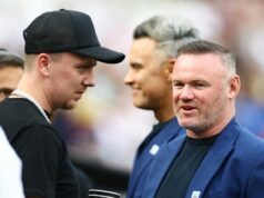 Soccer Aid LIVE: X-hodnotený incident Toma Hanksa v súboji Anglicka a svetovej jedenástky Tom Hiddleston a Olly Murs budú hrať za Anglicko XI na Soccer Aid For UNICEF 2026