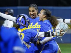 Softbal UCLA buší UCF, postupuje do Svetovej série Women’s College Softbal UCLA buší UCF, postupuje do Svetovej série Women's College