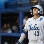Softbalová hviezda z UCLA Megan Grant zbiera históriu domácich majstrov
