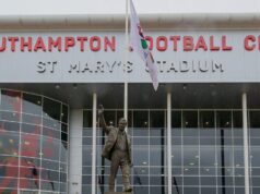 Southampton reaguje na obvinenia zo špionáže, pretože osud v play-off šampionátu visí v rovnováhe Celkový pohľad na St Mary's Stadium, domov Southamptonu