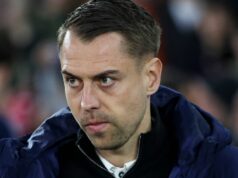 Southampton stráca príťažlivosť SpyGate a je mimo finále play-off Championship SOUTHAMPTON, ANGLICKO - 4. apríla: Hlavný tréner Tonda Eckert zo Southamptonu počas štvrťfinále Emirates FA Cup medzi Southamptonom a Arsenalom 4. apríla 2026 v anglickom Southamptone. (Foto: Robin Jones/Getty Images)