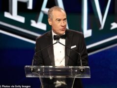 Špičkový komentátor kritizuje Essendona za to, že len niekoľko hodín po smrti klubovej legendy Neale Danihera oznámil odvolanie trénera Popredný futbalový komentátor Gerard Whateley (na obrázku) povedal, že Essendon „bude zatratený“ za to, že deň po smrti Nealeho Danihera oznámil smrť trénera Brada Scotta.