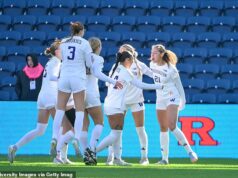 Špičkový ženský univerzitný futbalový tím utrpel ponižujúcu prehru so skupinou chlapcov do 14 rokov Ženský futbalový tím University of Washington minulý týždeň prehral so skupinou chlapcov do 14 rokov