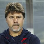 18. novembra 2025; Tampa, Florida, USA; Hlavný tréner Spojených štátov Mauricio Pochettino sa pozerá pred medzištátnym prípravným zápasom proti Uruguaju na štadióne Raymonda Jamesa. Povinný kredit: Nathan Ray Seebeck-Imagn Images