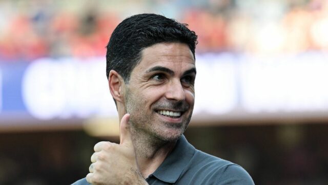 Mikel Arteta a odznak Arsenalu