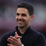 Mikel Arteta a odznak Arsenalu
