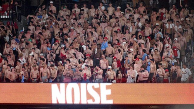 Správy MLB: Kardináli venujú celú časť Busch Stadium fanúšikom bez Správy MLB: Kardináli venujú celú časť Busch Stadium fanúšikom bez tričiek