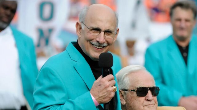 Správy NFL: Manny Fernandez, moderátor neporazeného tímu Dolphins z roku 1972, zomrel vo veku 79 rokov
