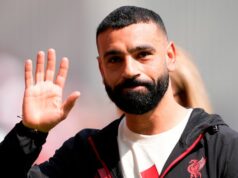 Správy o zranení Liverpoolu a dátumy návratu, ako sú uvedené aktualizácie Floriana Wirtza a Mohameda Salaha Mohamed Salah mávne rukou