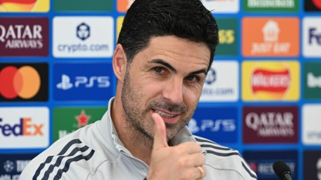 Správy z Arsenalu: Arteta má eso v rukáve, keďže sa Manažér Arsenalu Mikel Arteta sa zúčastňuje tlačovej konferencie v Sobha Realty Training Center 21. mája 2026 v London Colney v Anglicku.