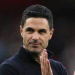 Mikel Arteta a odznak Arsenalu