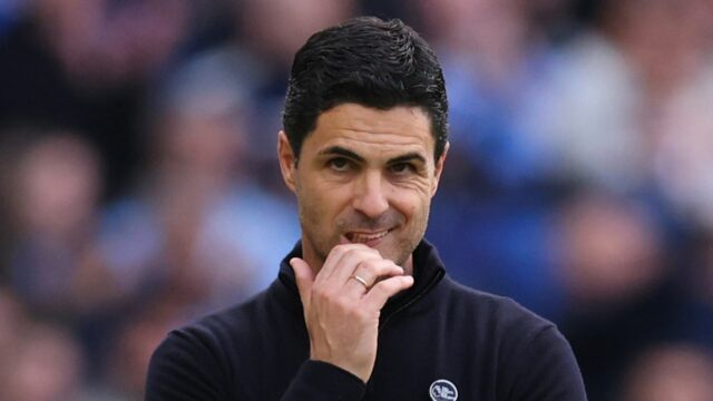 Mikel Arteta manažér / hlavný tréner Arsenalu reaguje počas zápasu Premier League medzi Manchestrom City a Arsenalom na Etihad Stadium 19. apríla 2026 v Manchestri v Anglicku. 