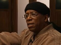 Správy z Arsenalu: Ian Wright sa ukázal ako správny, keď odborník varoval pred „silným tlakom“ Viktor Gyoekeres z Arsenalu oslavuje so spoluhráčmi zo strelenia prvého gólu svojho tímu počas zápasu Premier League medzi Arsenalom a Fulhamom na Emirates Stadium 2. mája 2026 v Londýne v Anglicku.