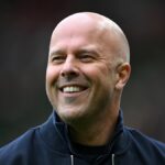 Arne Slot má toto leto o čom premýšľať, keď sa pokúša obnoviť Liverpool