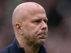Správy z Liverpoolu: Reds nadviažu prestupový „kontakt“ s hviezdou Prema, keďže FSG naznačuje budúcnosť Slotu Odznak Arne Slot Liverpool