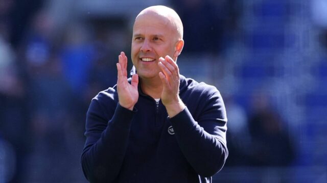 Arne Slot po zápase Premier League medzi Evertonom a Liverpoolom na štadióne Hill Dickinson. 