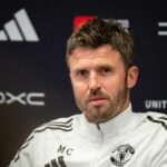 Šéfovia Manchestru United konzultovali s Michaelom Carrickom letné posily
