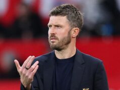 Správy z Man Utd: Gary Neville hovorí o potenciálnom nahradení Michaela Carricka, keďže je potvrdený obrat Michael Carrick
