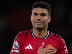 Správy z Man Utd: Náhrada Casemira je k dispozícii za výhodný poplatok, keď sa objaví varovanie Michaela Carricka Casemiro
