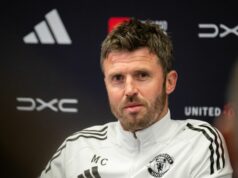 Správy z Man Utd: Nová rana cez cieľ prevodu 39 miliónov libier, keďže sa objavuje možnosť zníženia ceny Michael Carrick na tlačovej konferencii v Man Utd