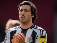 Správy z Man Utd: Sandro Tonali je „na predaj“ Newcastlom, keď sa začínajú rozhovory o nahrávacej zmluve Sandro Tonali odznak Manchestru United