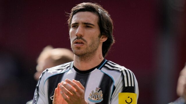Sandro Tonali odznak Manchestru United