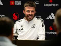 Správy z Man Utd: „Dosiahnutá dohoda“ pre prvé podpísanie cenovky Scott McTominay Hlavný tréner Michael Carrick z Manchestru United hovorí počas tlačovej konferencie na Carrington Training Ground 21. mája 2026 v Manchestri v Anglicku.