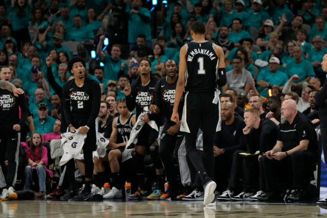 Victor Wembanyama Spurs vs Thunder Game 3 Západné finále play-off NBA