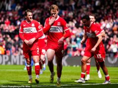 Spygate 2.0! Middlesbrough chytil podozrivého analytika Southamptonu, ktorý sa skrýval v kríkoch na tréningovom ihrisku pred zápasom v play-off Middlesbrough zachytil to, čo si mysleli, že je to Southampton, ktorý nahráva tréning v buši, analytik pred zápasom o play-off
