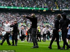 Srdcia vyžadujú odpovede od SFA a SPFL vo finále Celtic Parku, keďže Tony Bloom tvrdí, že hosťujúci hráči boli „v nebezpečenstve“ Hearts boli nešťastní z toho, ako sa záverečný zápas skončil, keď fanúšikovia Celticu vtrhli na ihrisko