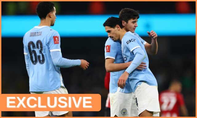 Stredopoliar Man City z Arsenalu
