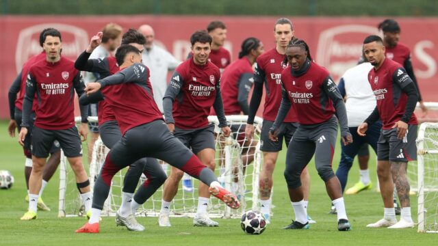 Mikel Merino, Martin Odegaard, Kai Havertz a Jurrien Timber na tréningu Arsenalu chýbali.