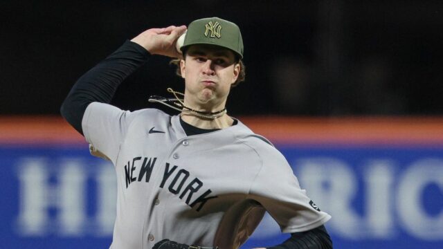 Svieža neskorá rally, Yankees sa opäť pokúšajú znepokojiť Royals 15. mája 2026; New York City, New York, USA; Nadhadzovač New York Yankees Cam Schlittler (31) predniesol nadhoz počas štvrtej smeny proti New York Mets na Citi Field. Povinný kredit: Vincent Carchietta-Imagn Images