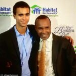 Sugar Ray Leonard je zobrazený so svojím synom Danielom na charitatívnej akcii v LA v roku 2017.